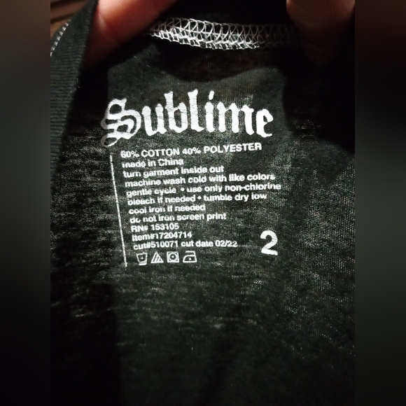 2/$10 Woman's Sublime Band Reverse Lined Top Size 2x - Picture 4 of 4